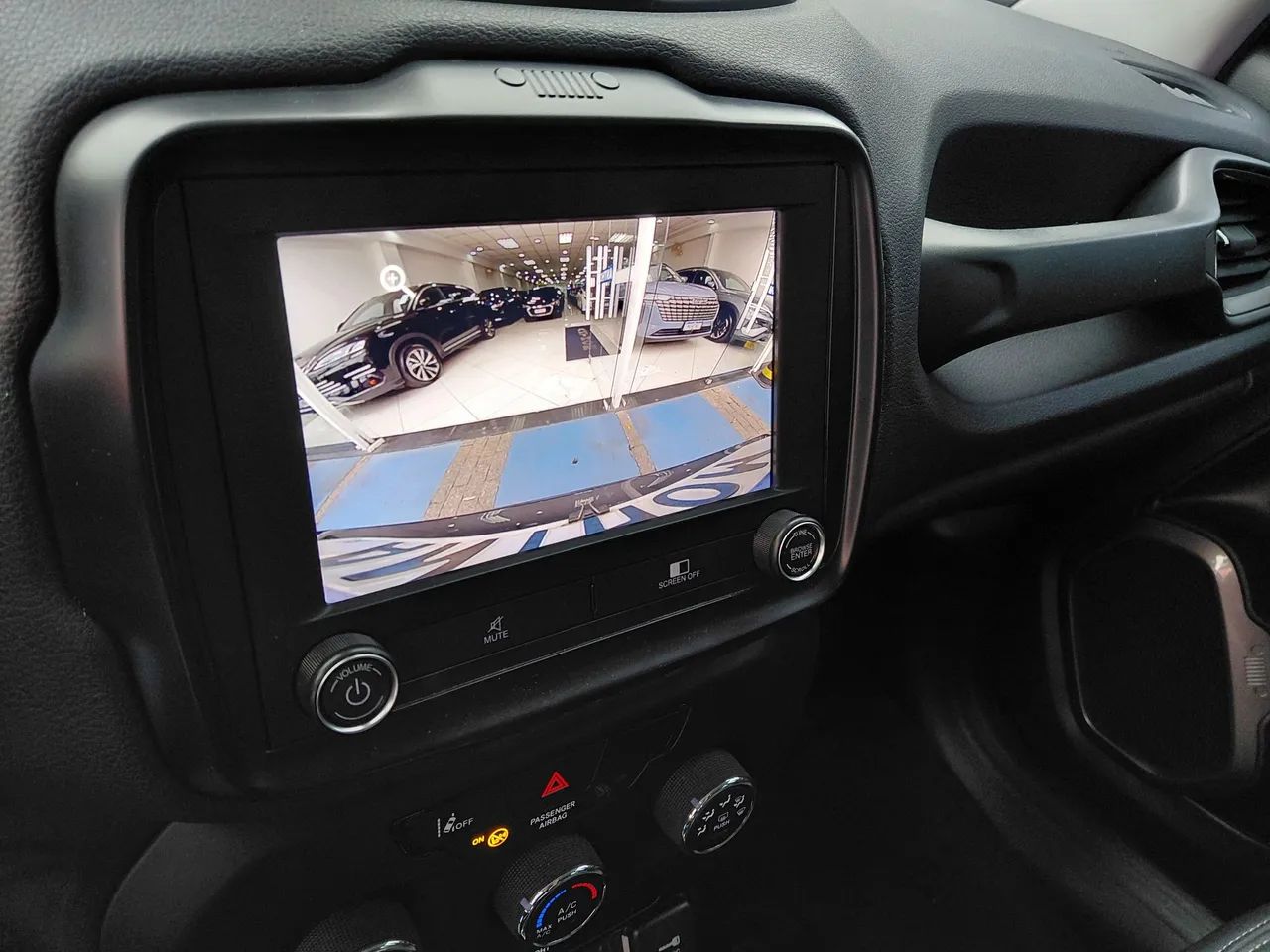 Jeep Renegade T270 1.3 TB 4x2 Flex Aut., foto 20 de 20