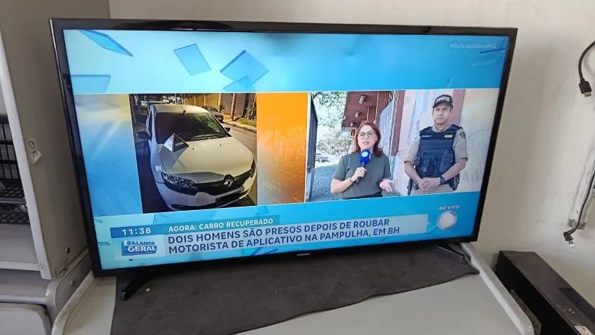 Smart Tv Samsung 40 polegadas com detalhe - Foto 3