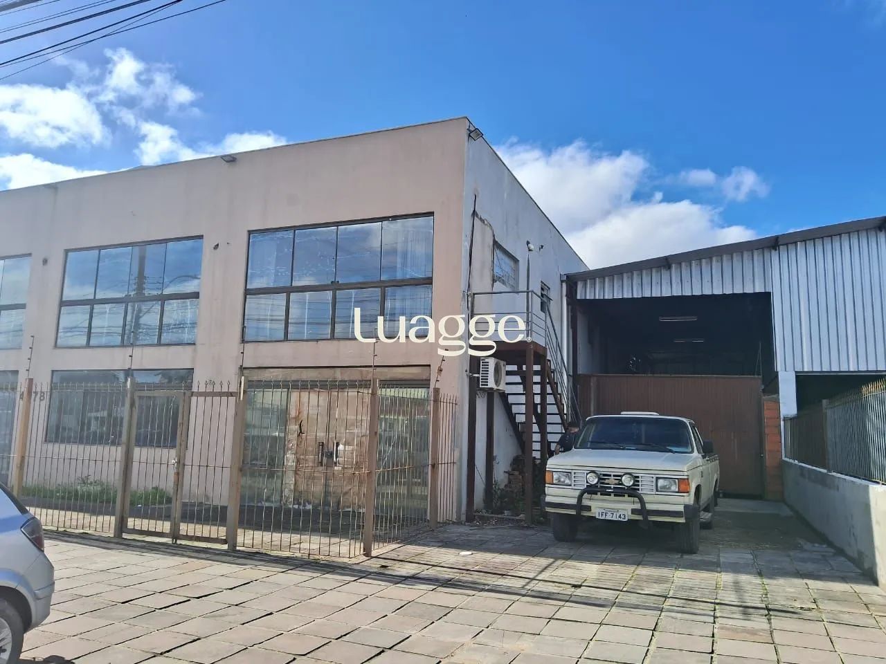 Excelente prédio comercial com aproximadamente 550 m², amplo pátio e excelente e - Foto 3