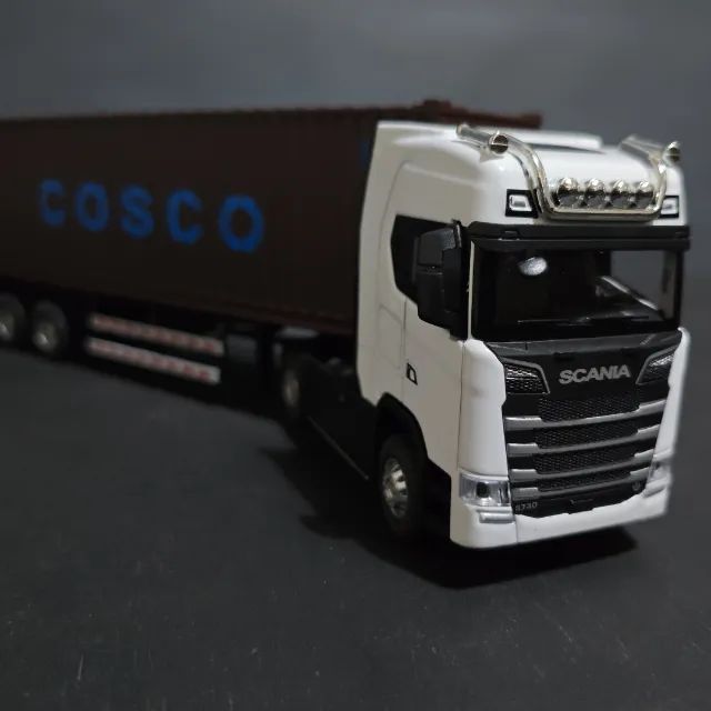 Caminhão Carreta de brinquedo Com Luz E Som 31cm Colecionável - Foto 3