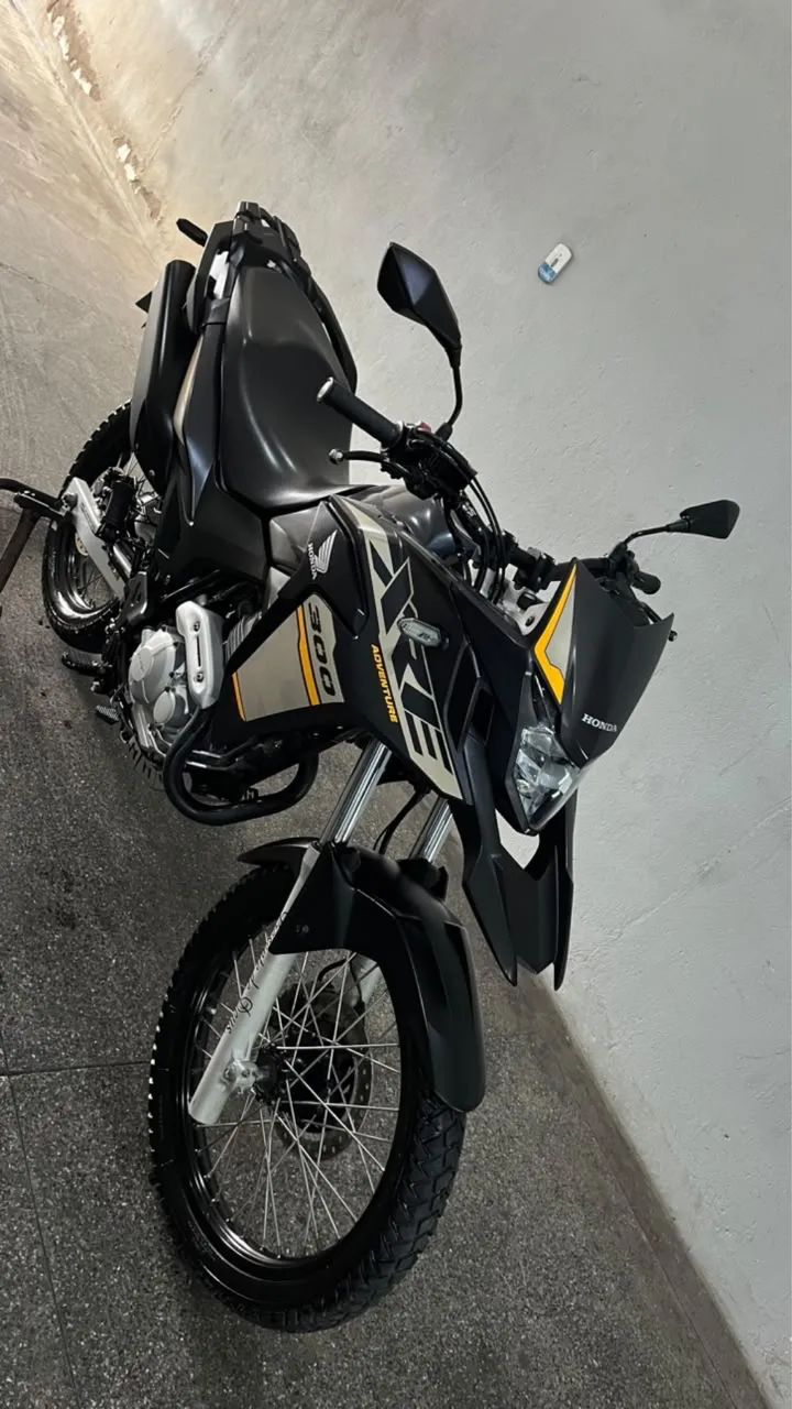 Xre 300 2023
