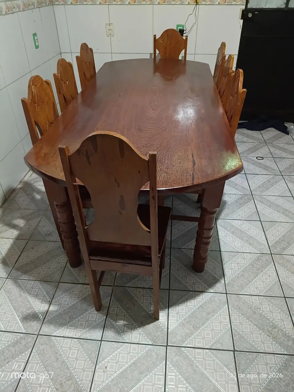 8 cadeiras semi nova retirada pesa muito - Foto 3