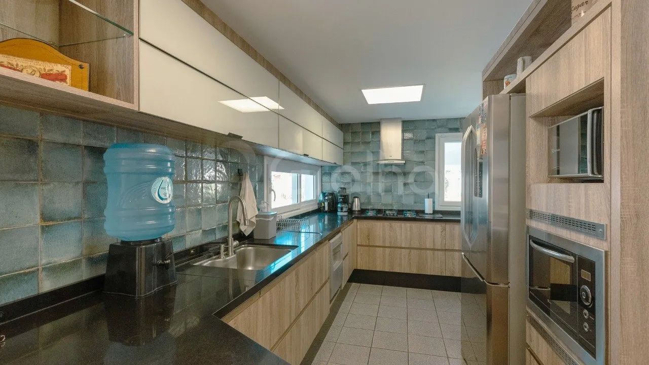 Casa Residencial com 4 suítes com 210,17m² na praia da Daniela.
