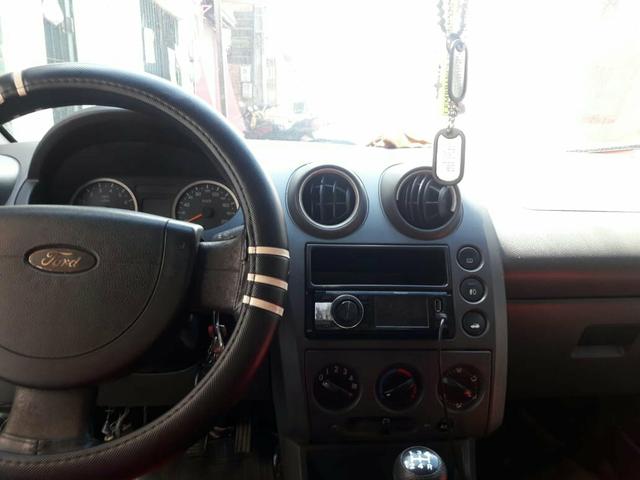 Ford Fiesta 2005 - Foto 3