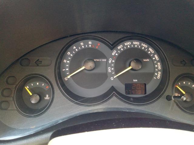 Gm corsa sedan classic 1.0 8v 2010 verde excelente estado - Foto 12