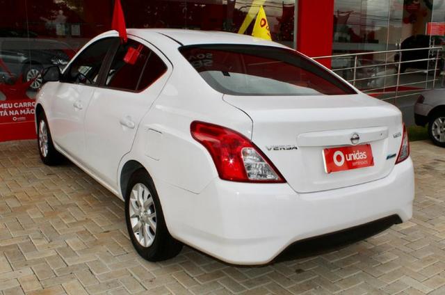 Nissan Versa - Foto 5