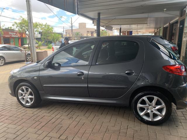 Peugeot 207 xr 1.4 flex 2012