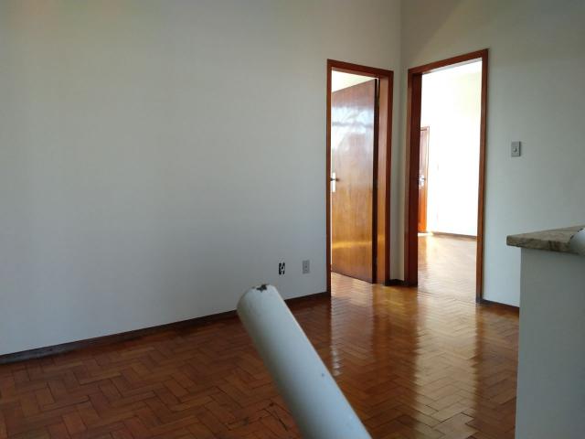 Excelente casa de 05 quartos no carlos prates. - Foto 7