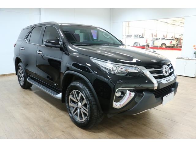 TOYOTA HILUX SW4 2.8 SRX 4X4 7 LUGARES 2019 - Foto 3