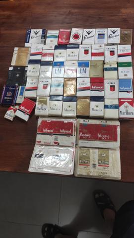 Coleção maços e caixas de cigarros