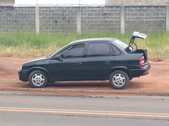 VENDO CORSA CLÁSSIC 1.0 VHC E 2010