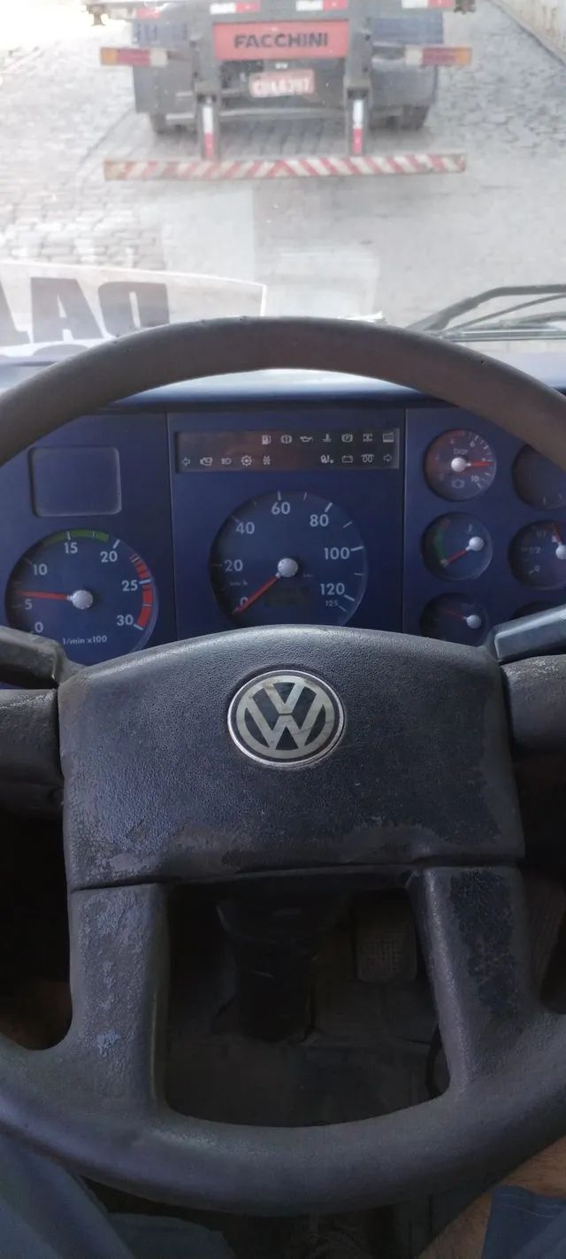 VW TITAN 18310