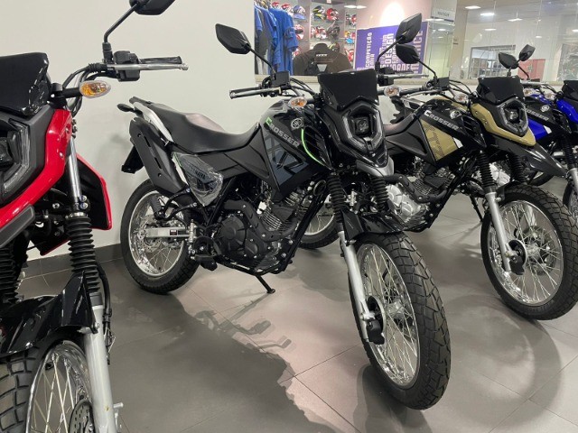 Yamaha Crosser 150 chega na versão 2024 sem grandes mudanças