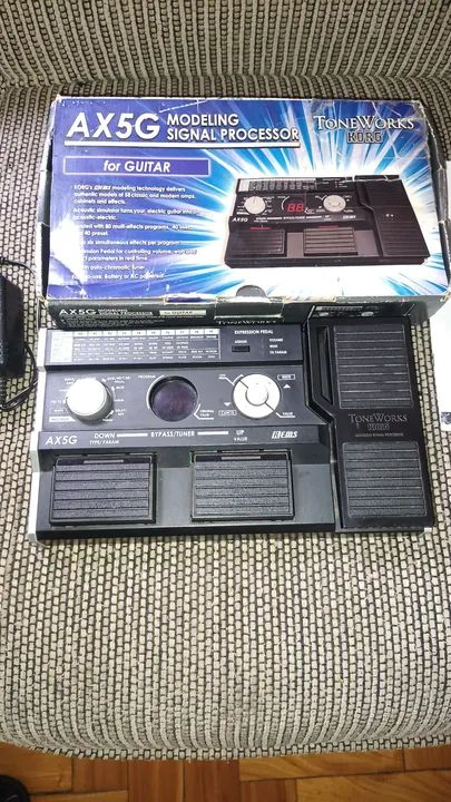 Pedaleira korg tone works ax5g  com caixa manual em portugues muito conservada - Foto 2