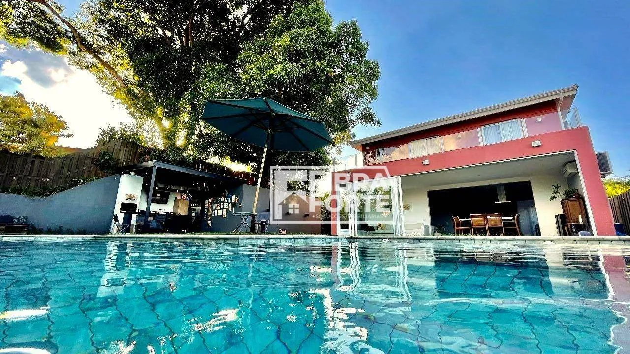 Casa para venda em condomínio fechado em Barão Gerlado com 3 suítes.
