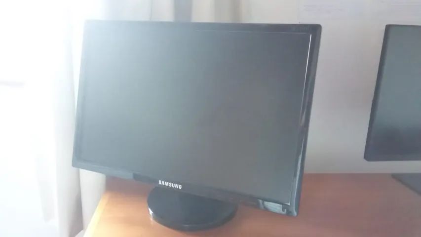 Monitor Samsung 943BWX Usado - Foto 2