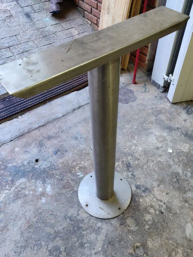 Vendo base suporte de aço inox.