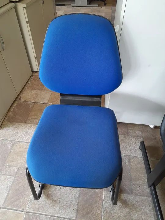 Cadeira de Escritório Azul fixa - Semi nova