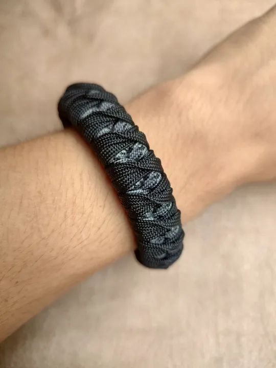 Bracelete de Paracord 550 Modelo Samurai - Customizável em Várias Cores! Artesanato  - Foto 2