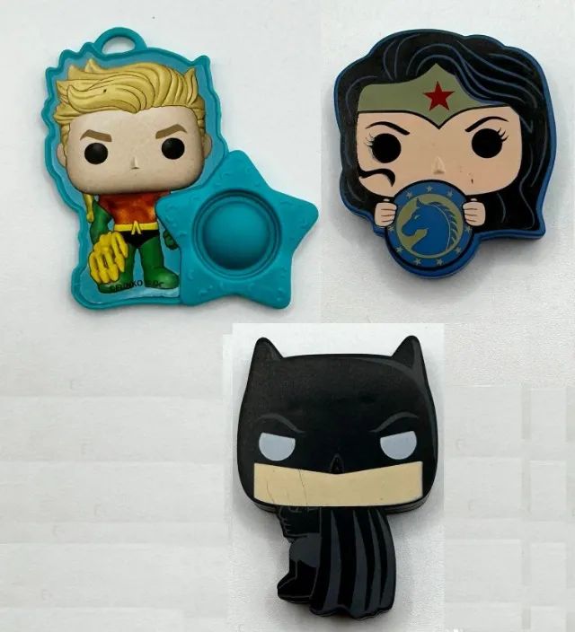 Kinder Joy DC Batman Aquaman Mulher Maravilha Wonderwoman Acessório Funko Pop