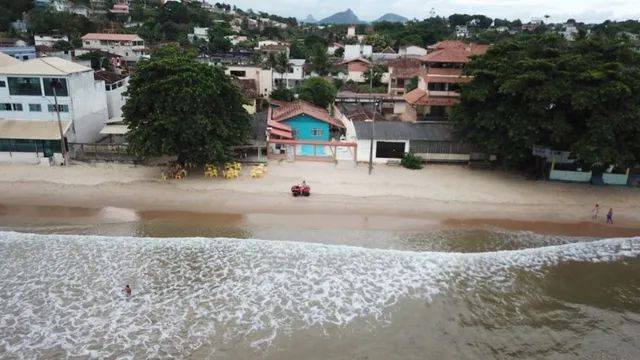 Alugo casa com piscina pé na areia em Guarapari ES frente pro mar em Santa Monica - Foto 2