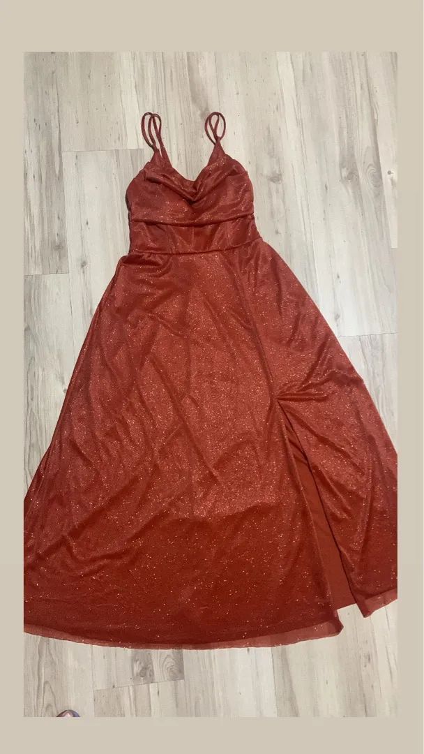 Vestido terracota de festa para madrinhas - Foto 2