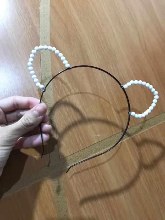 Tiara de miçangas para cabelo