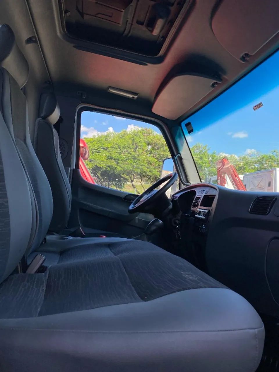 MB ACCELO 915c BAÚ - Foto 15