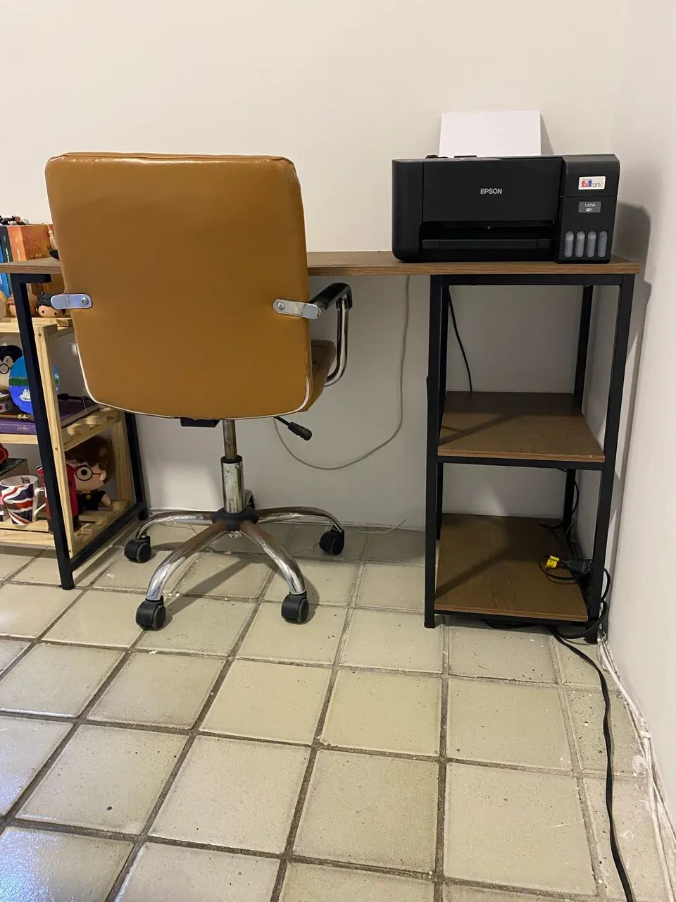 Mesa de estudo 64842052705667121