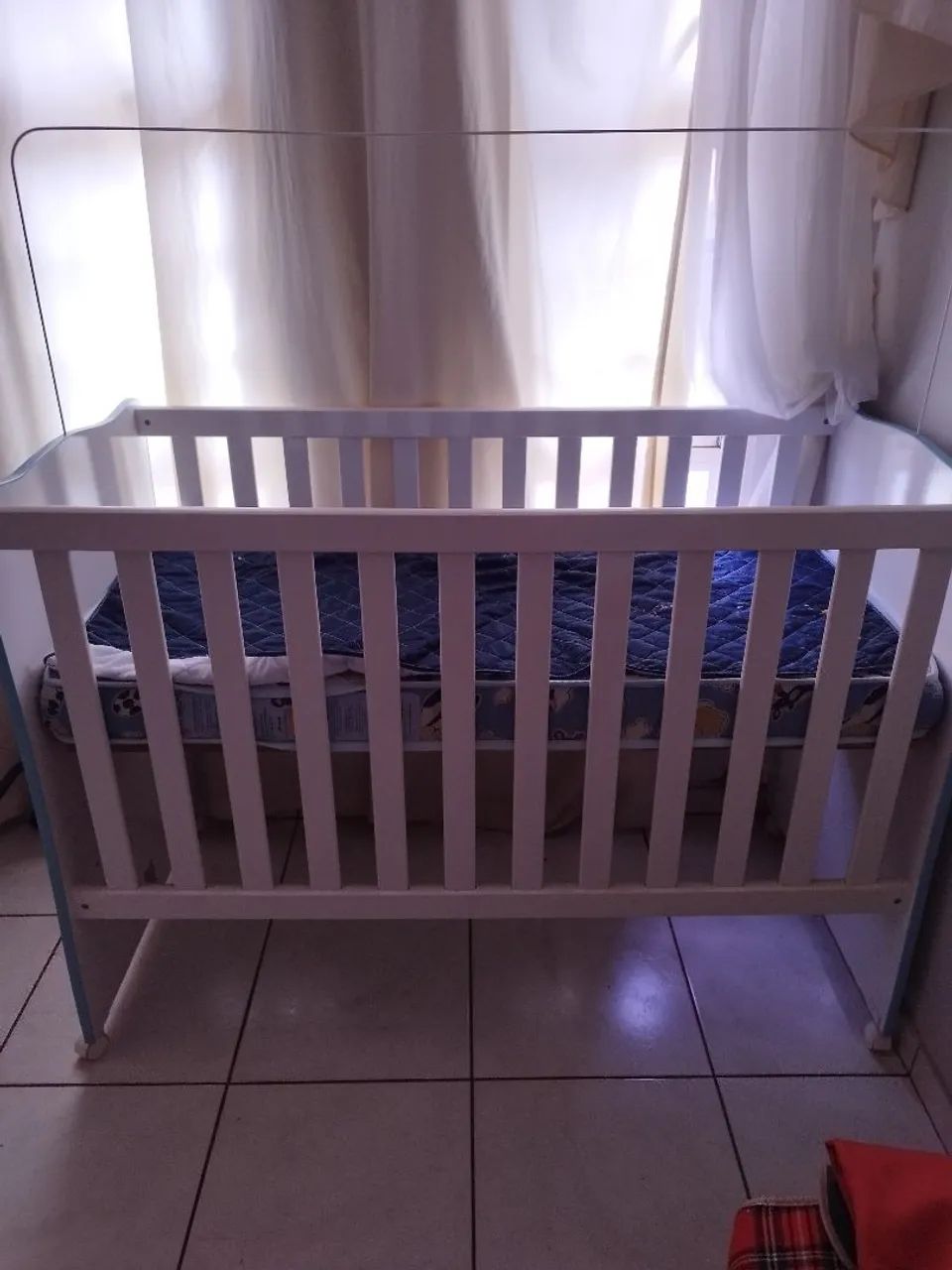 Cradle and semi-new mattress