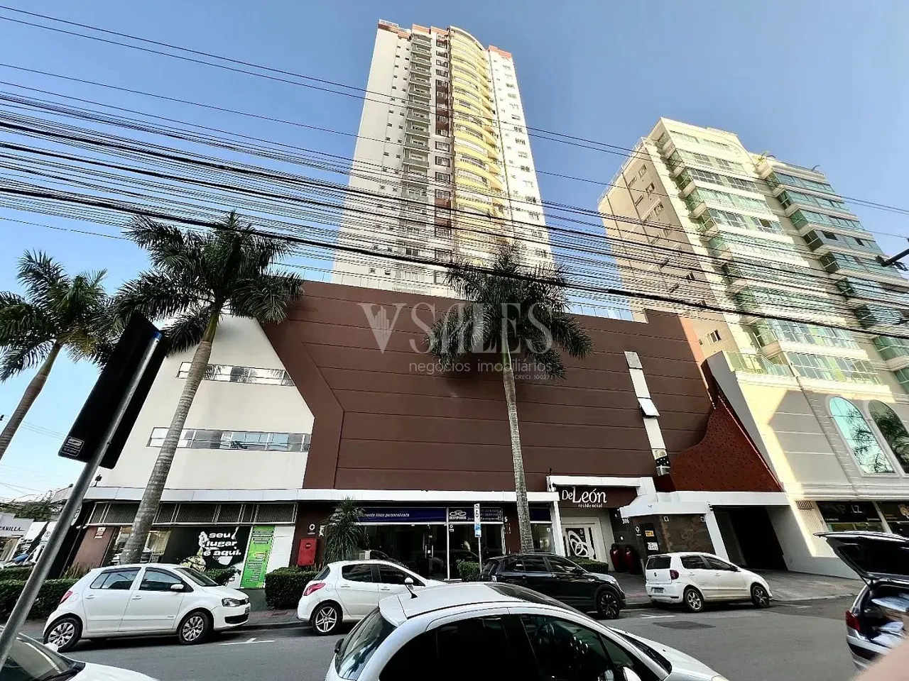 Conforto e sofisticação com 3 suítes, área de lazer completa e ambientes semi-imobiliados