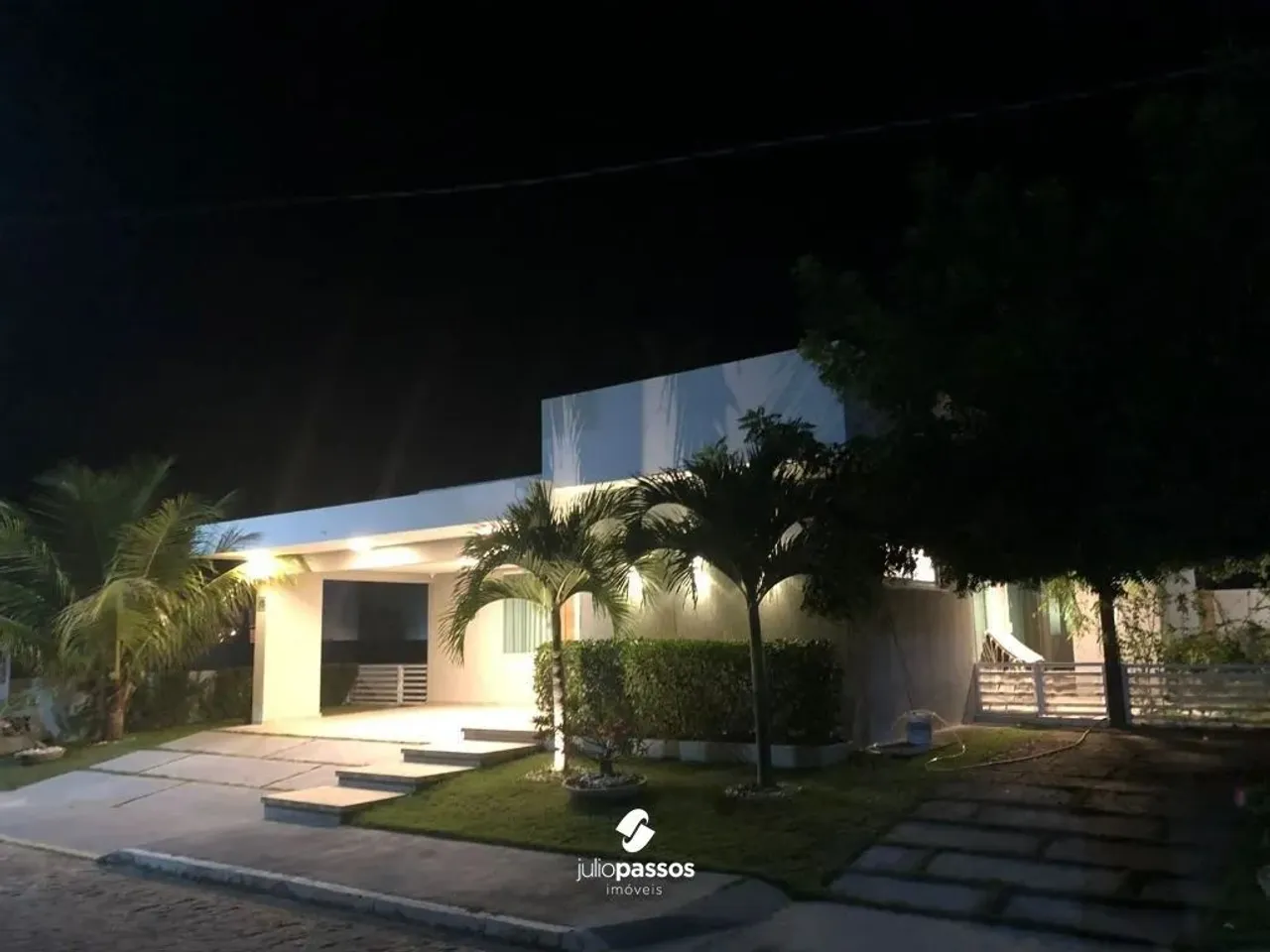 Casa à venda no Condomínio Maikai com 170m² de área construída, 468m² área de t