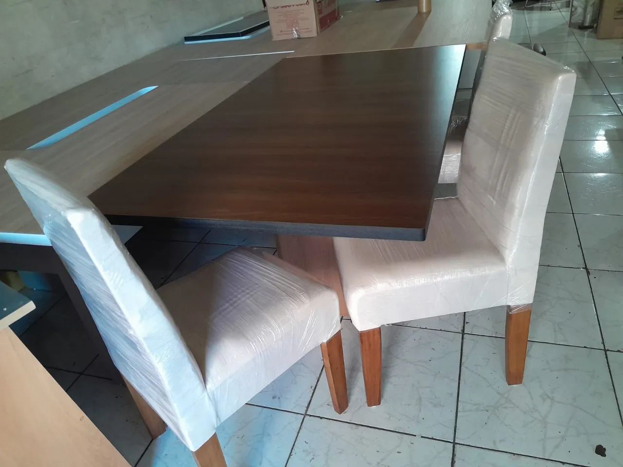 mesa com 4 cadeiras para sala de janta - Foto 4