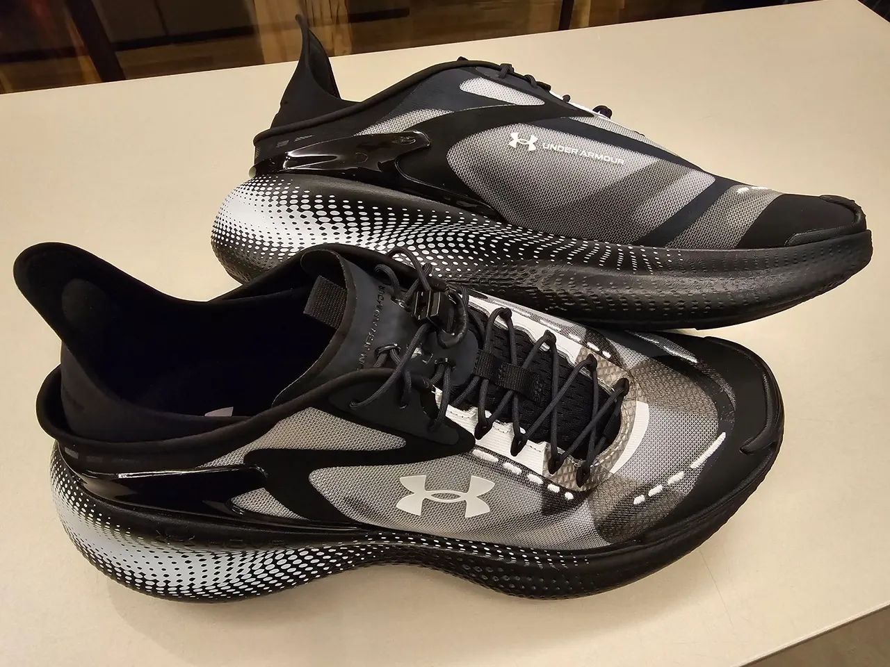 Tênis Under Armour HOVR Echo, tamanho 42 (10 US) - Foto 2