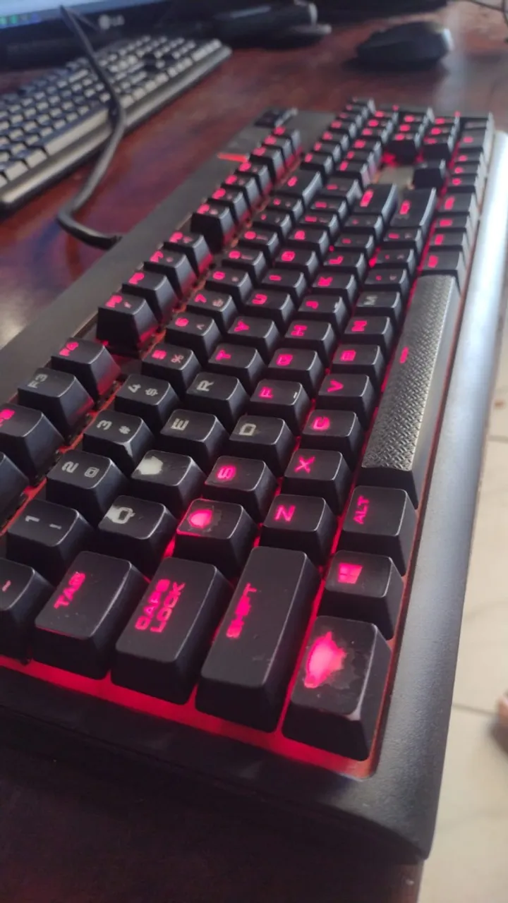 Teclado Mecânico Corsair - LED Vermelho