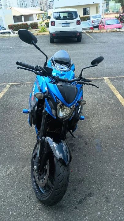 Moto Naked Suzuki GSX-S 750
