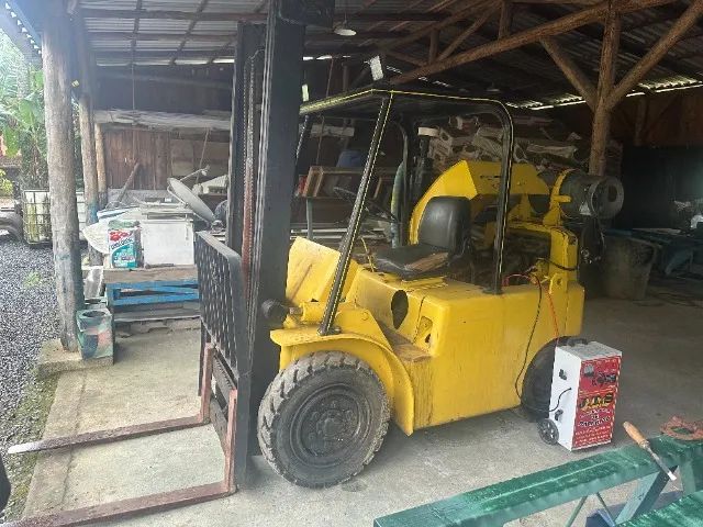 Empilhadeira 2,5 TON a gás