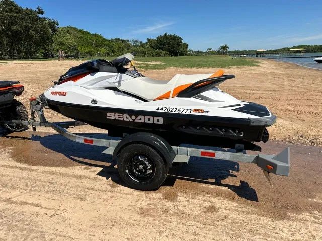 Jet Ski BRP Sea-Doo GTI 130 - Ano 2012 (Branco e Laranja) 41 Horas