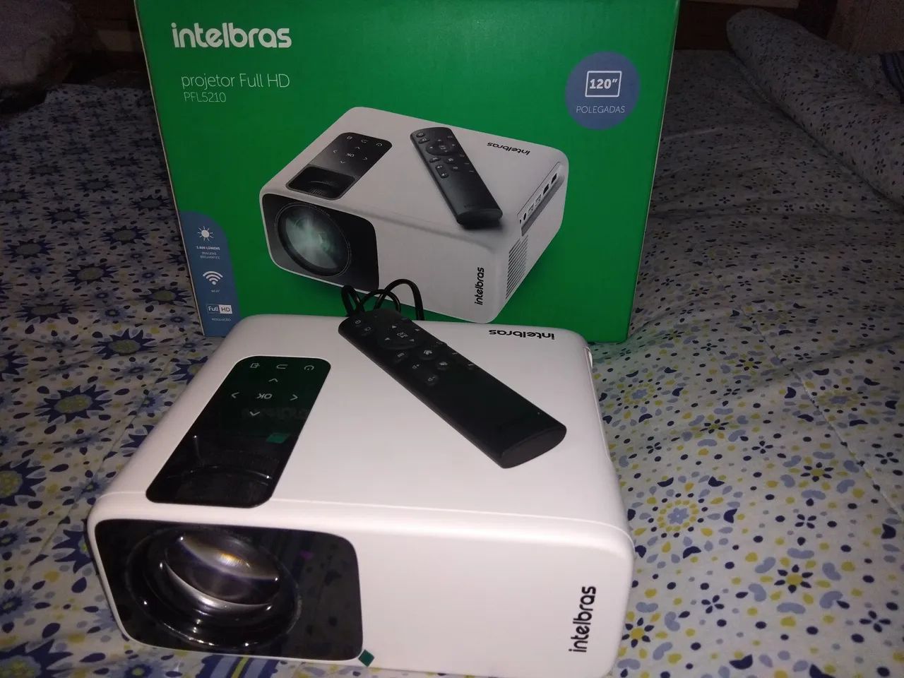 Projetor Intelbras PFL5210 Full HD 120 polegadas