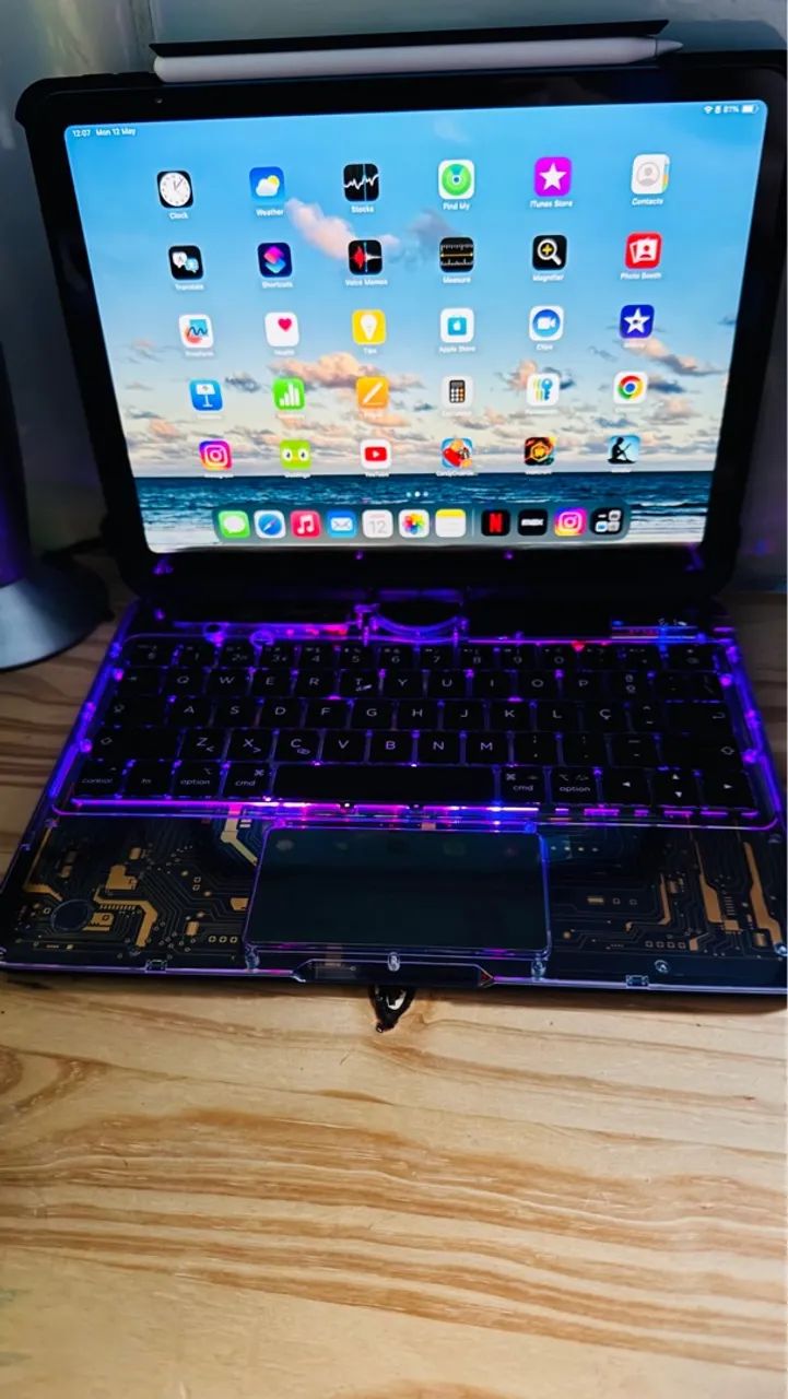 Teclado retroiluminado compatível com IPad Pro e Air