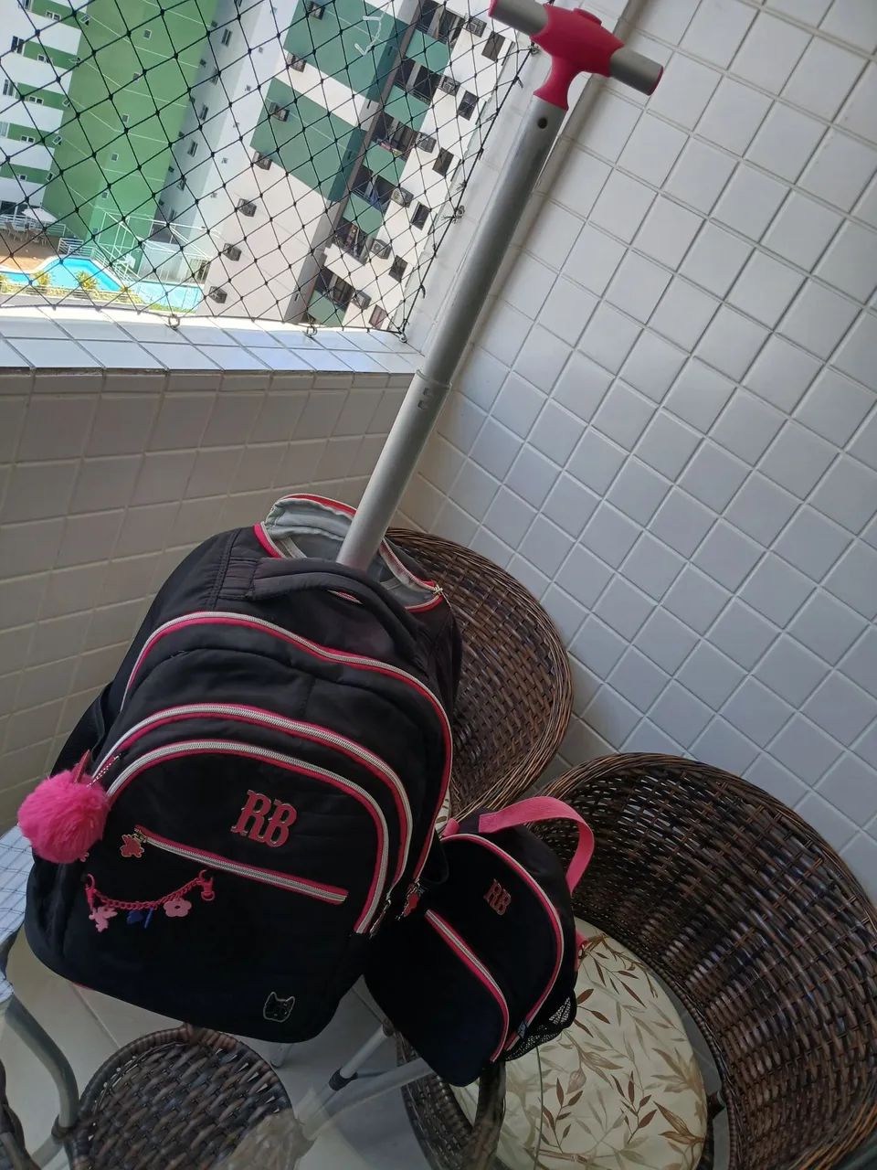 Kit Mochila rodinha e lancheira Rebeca Bombom - Foto 2