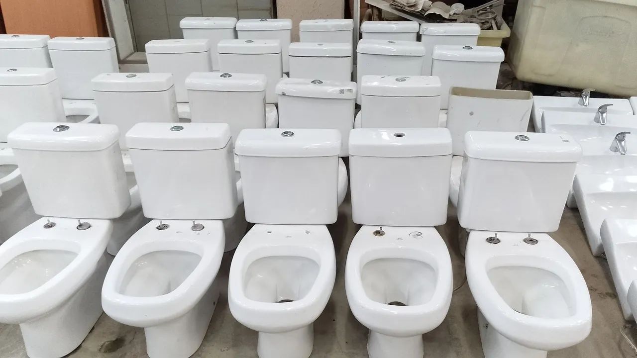 Bacia com caixa acoplada monte Carlos deca64842820918017121