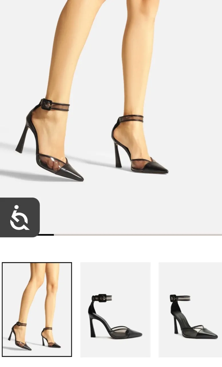 Sandália de salto alto preta com detalhe em transparente
