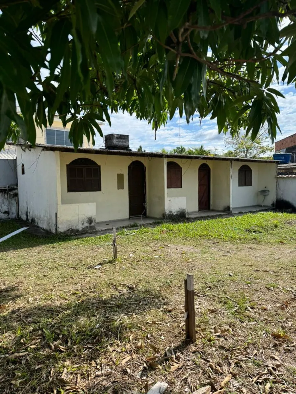 Terreno com 3 kitnets