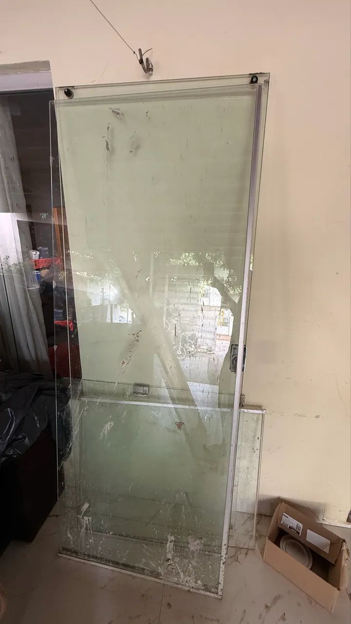 Porta de vidro incolor 