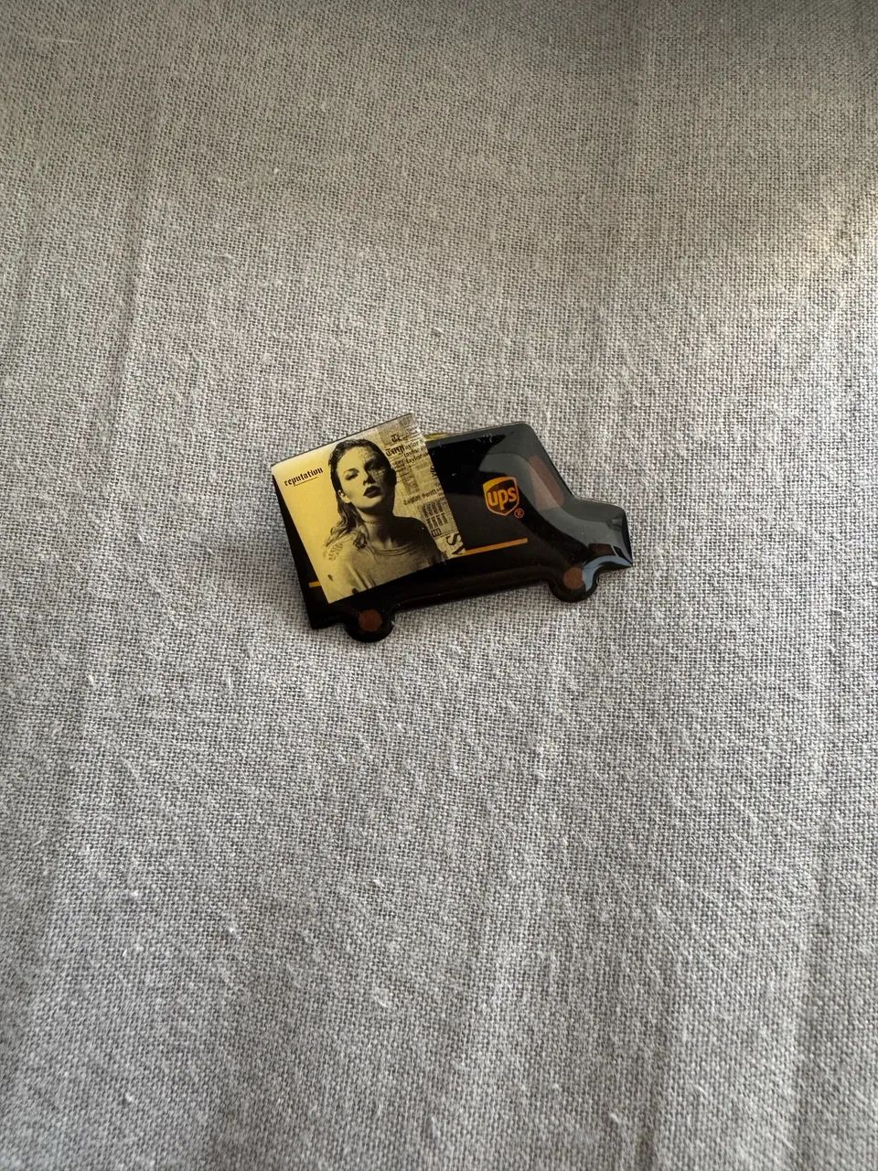 Taylor Swift box UPS reputation - Foto 3