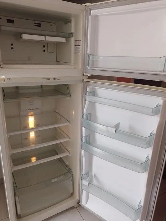 Geladeira Brastemp clean Frost Free 370 litros funcionando perfeitamente  - Foto 3