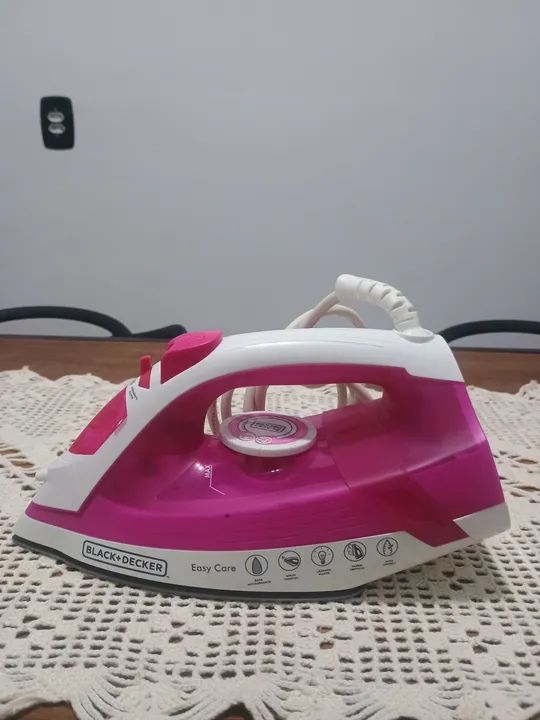 Ferro a Vapor Black+Decker AJ2200 - Novo para hoje R$ 120 reais chama 9*8*4*7*6*3*5*9*0 - Foto 3