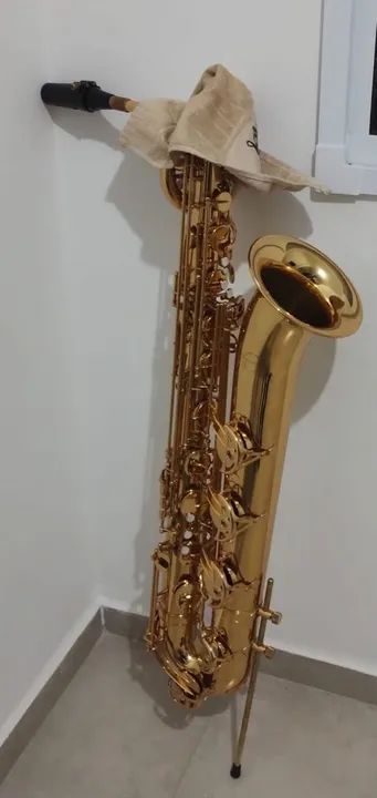 Saxofone Barítono Dourado