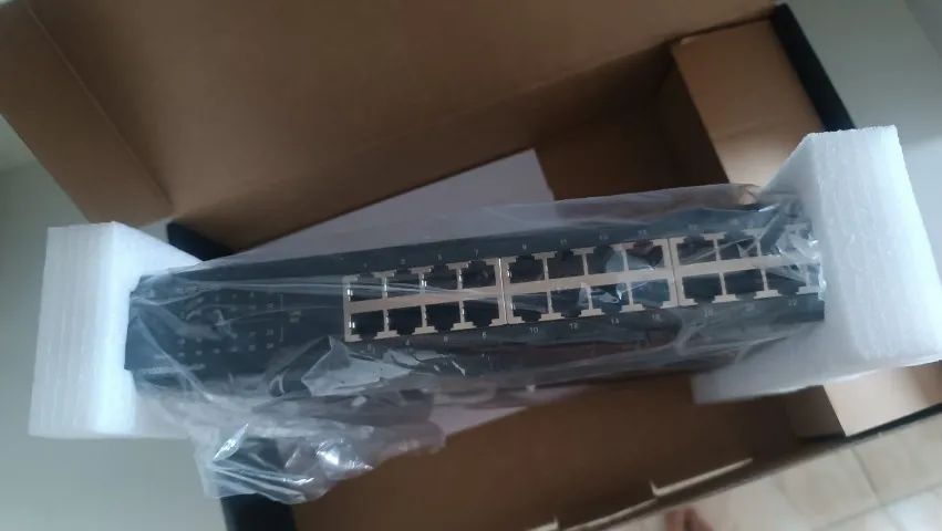 Switch de 24 portas na caixa *vendo ou troco* - Foto 2